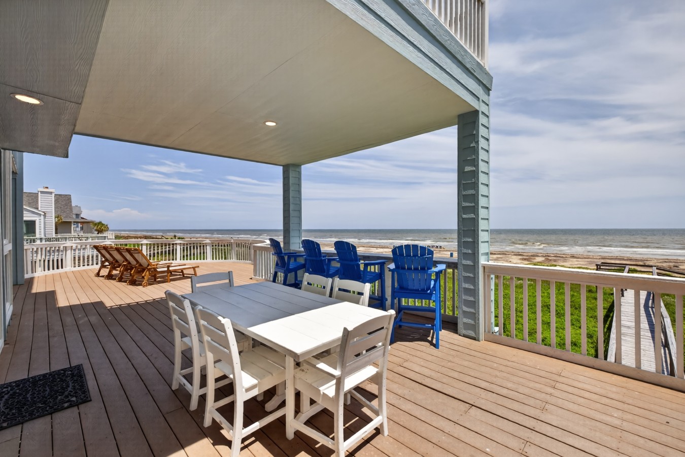Unwind and dine al fresco on the sunny patio