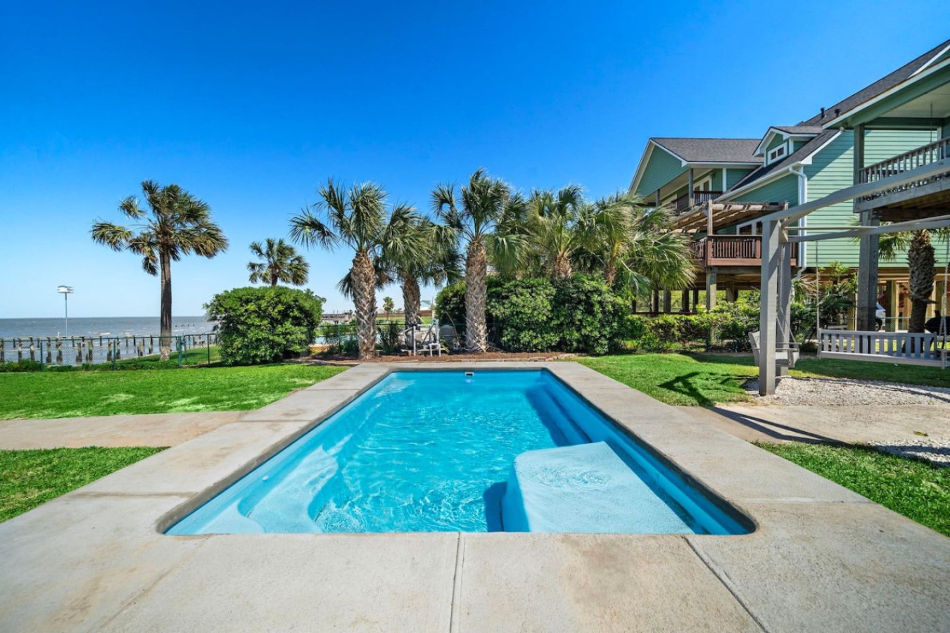 Relax by the pool & soak up the Texas sunshine