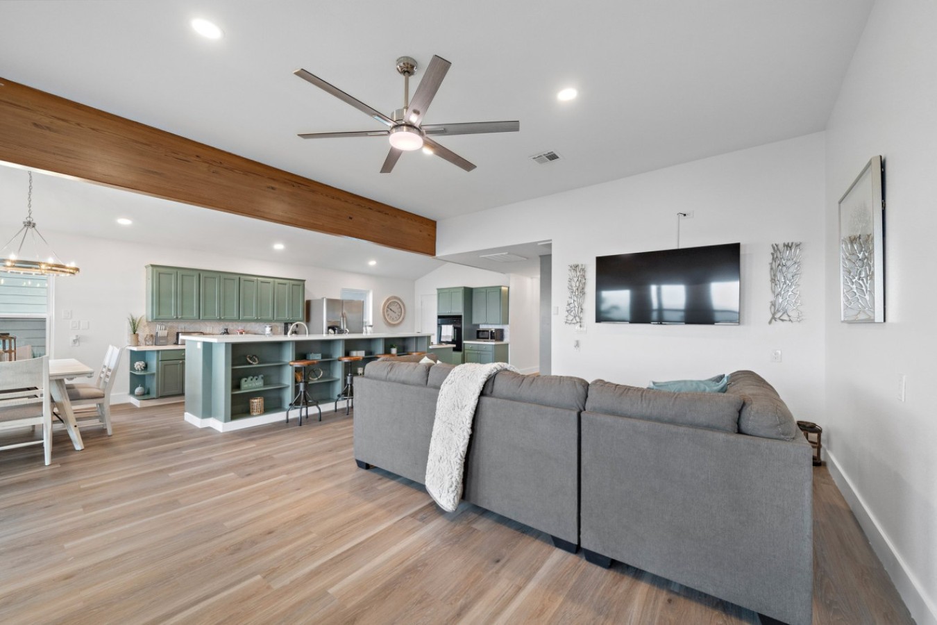 Space to relax and unwind in this cozy retreat