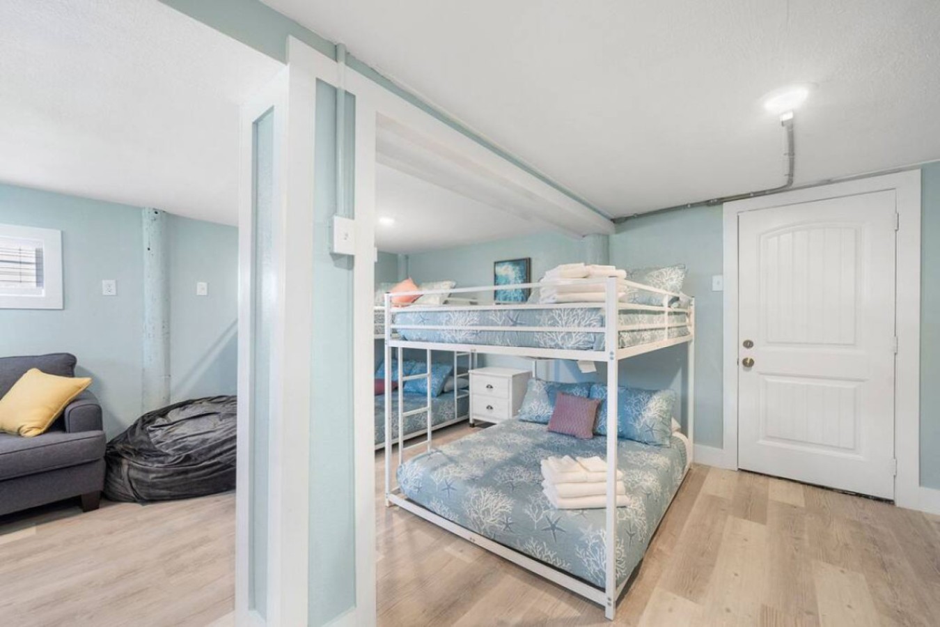 This bedroom has 2 full/full bunk beds