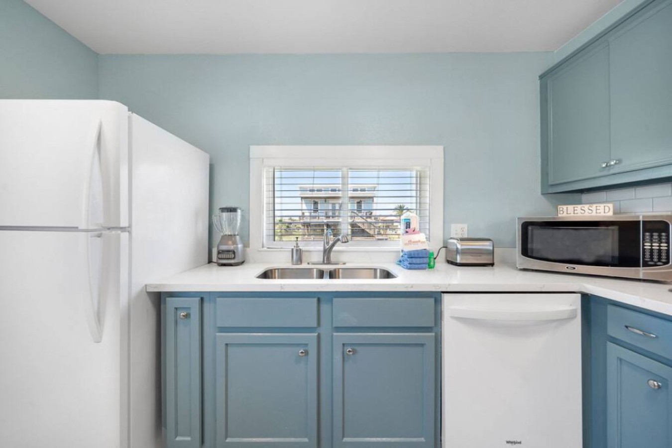 Endless possibilities await in this gourmet kitchen