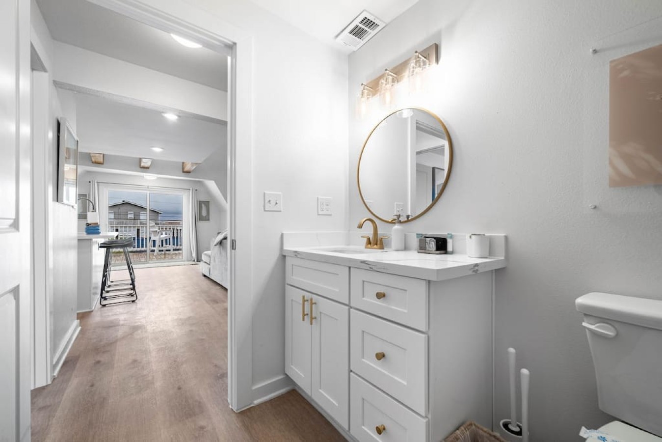Revitalize your A luxurious bathroom ready for you to enjoysenses in our lovely shower