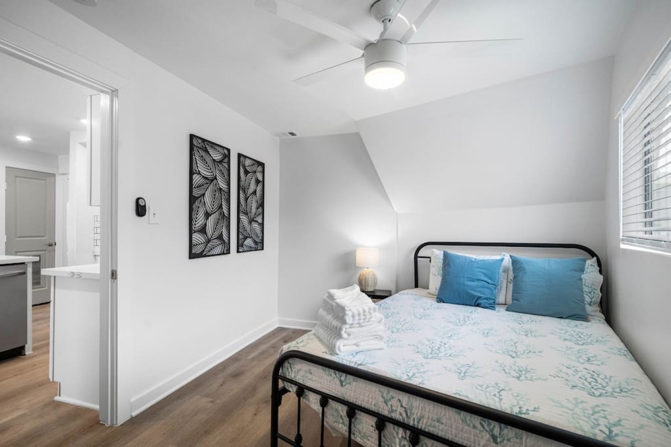 This bedroom has a queen sized bed