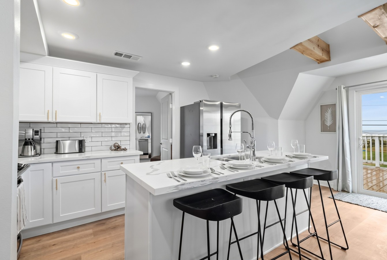 A kitchen perfect for preparing meals for the family!