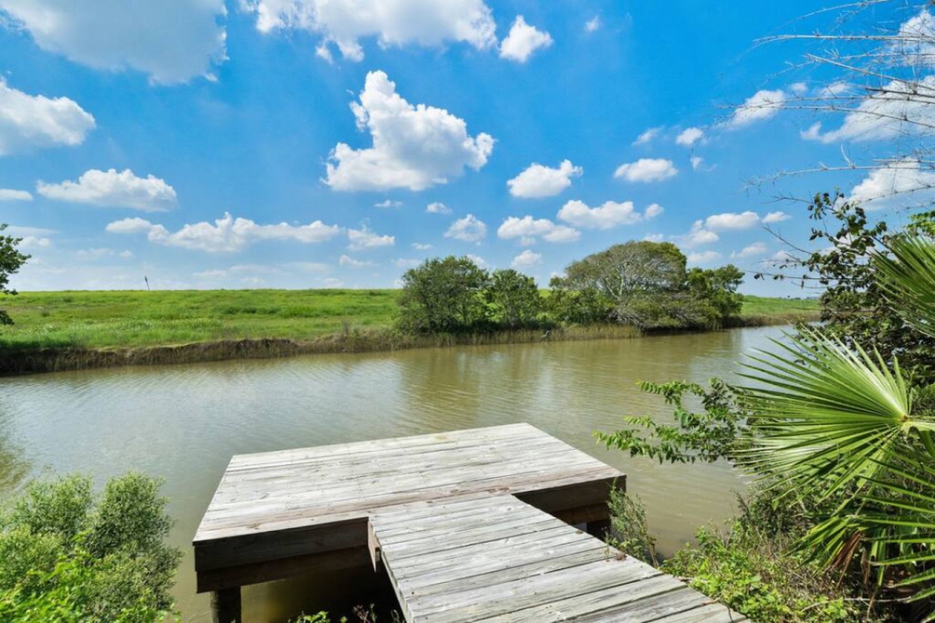 Escape the ordinary with endless waterfront fun