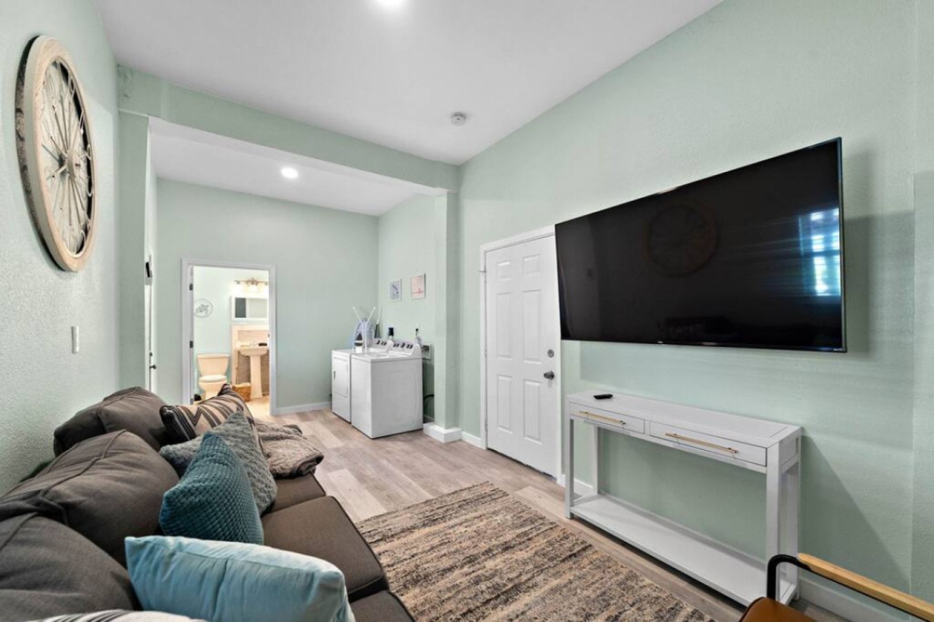Space to relax and unwind in this cozy retreat