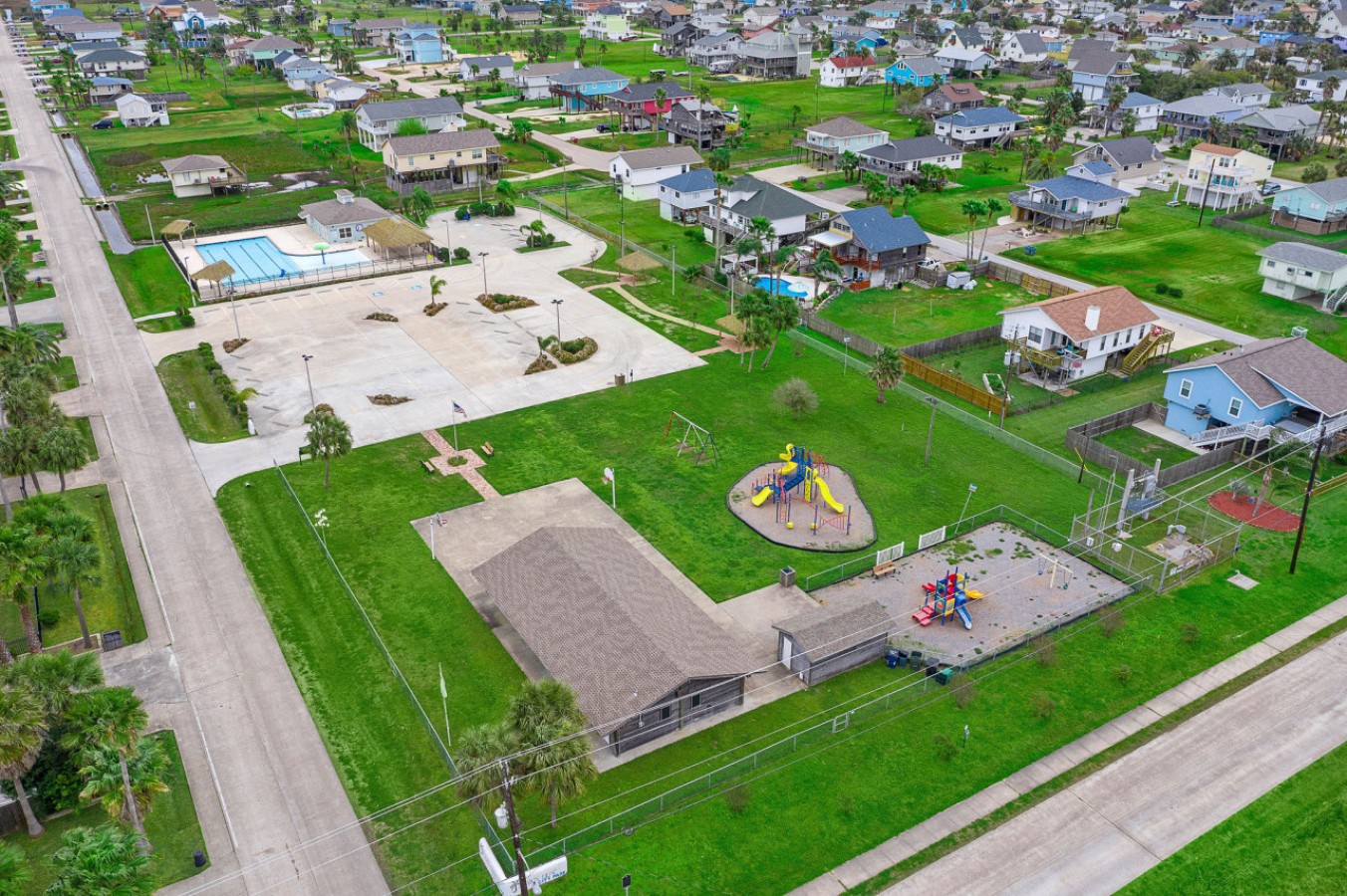 Jamaica Beach City Park offers incredible beach alternatives for kids