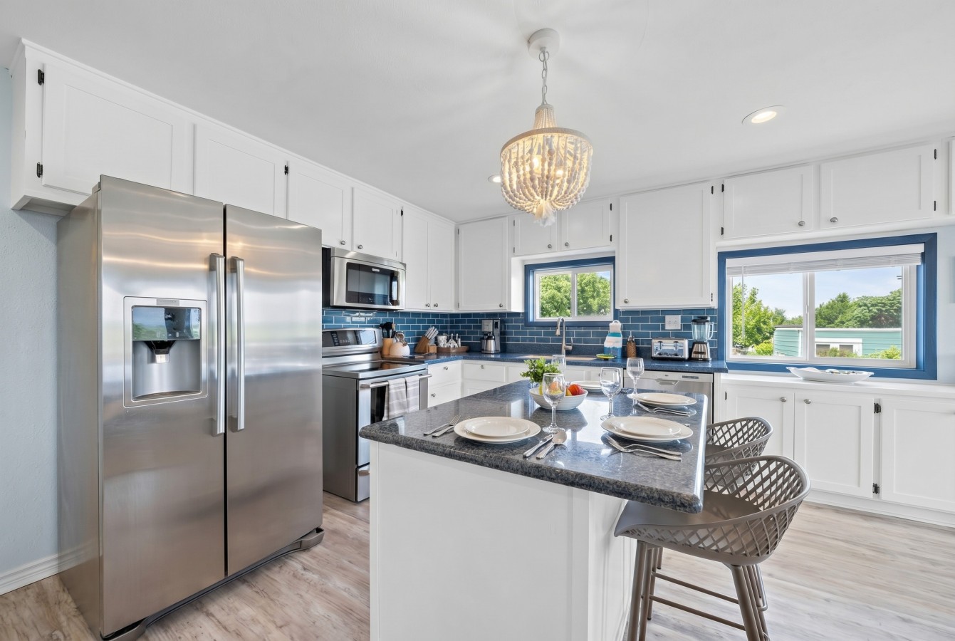 A kitchen perfect for preparing meals for the family!
