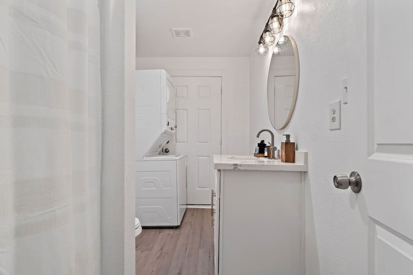 Feel pampered in this beautiful bathroom
