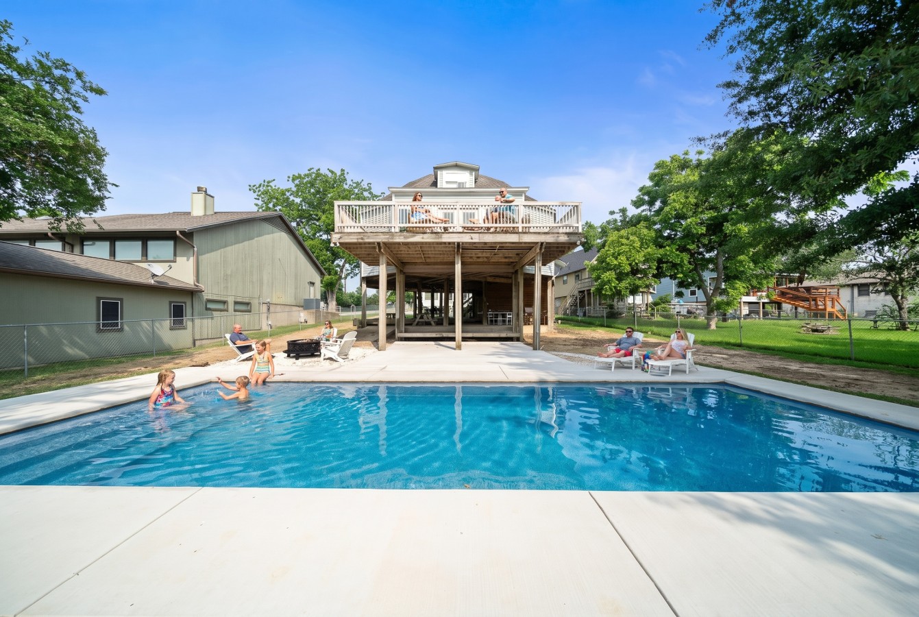 Relax by the pool & soak up the Texas sunshine