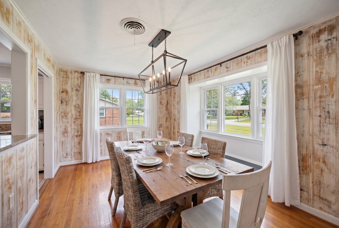 Create lasting memories around the dining table