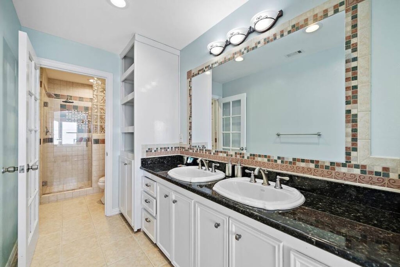 This bathroom is connected to a single bedroom
