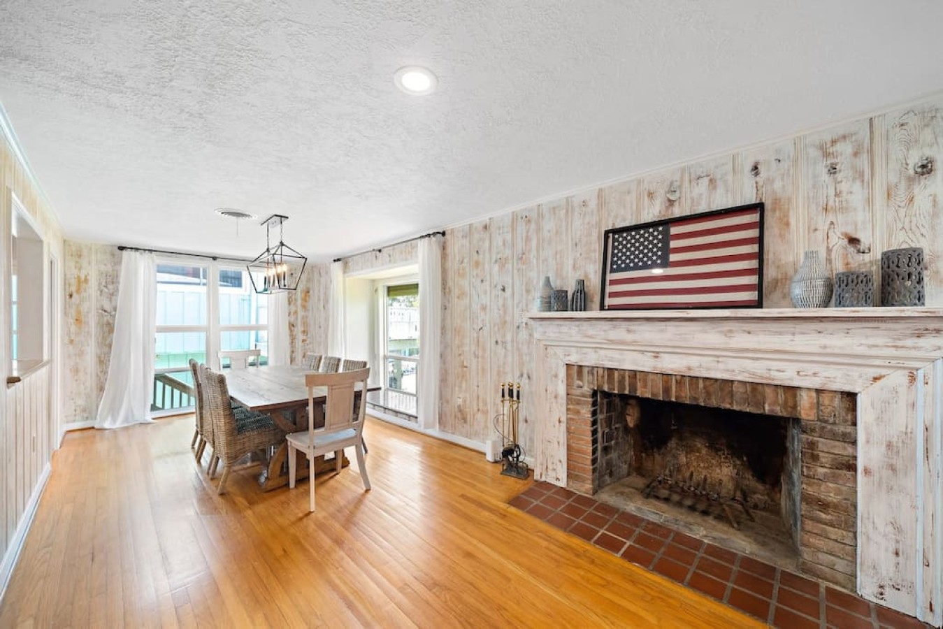 This dining area is located off the kitchen
