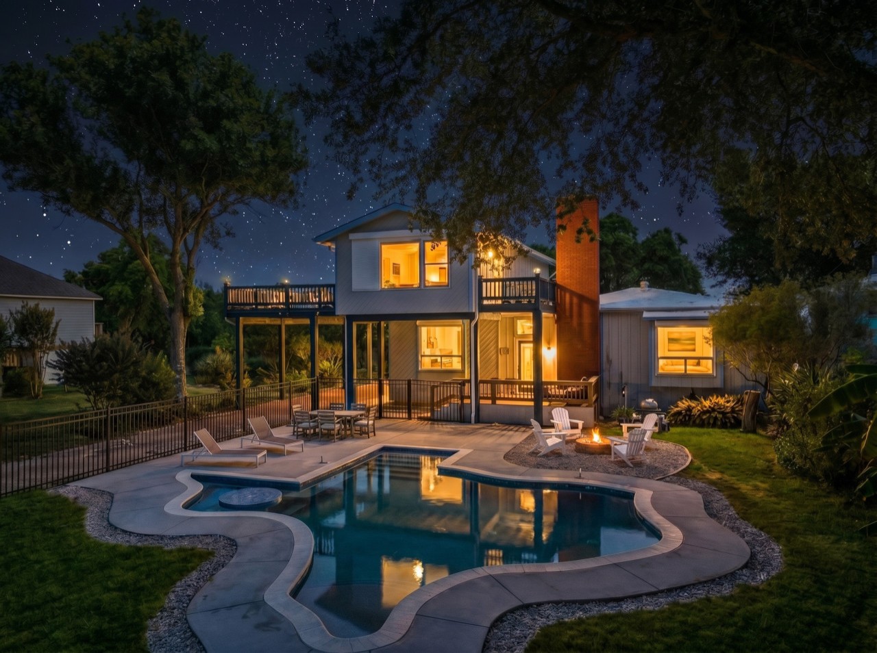 Memories made poolside under the Texas sun