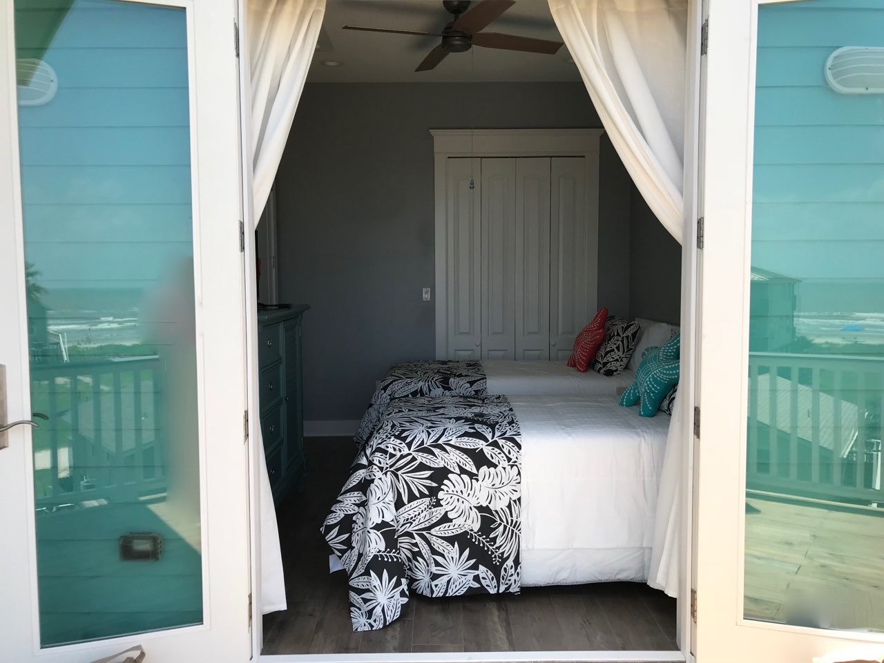 Two Twin Beds!