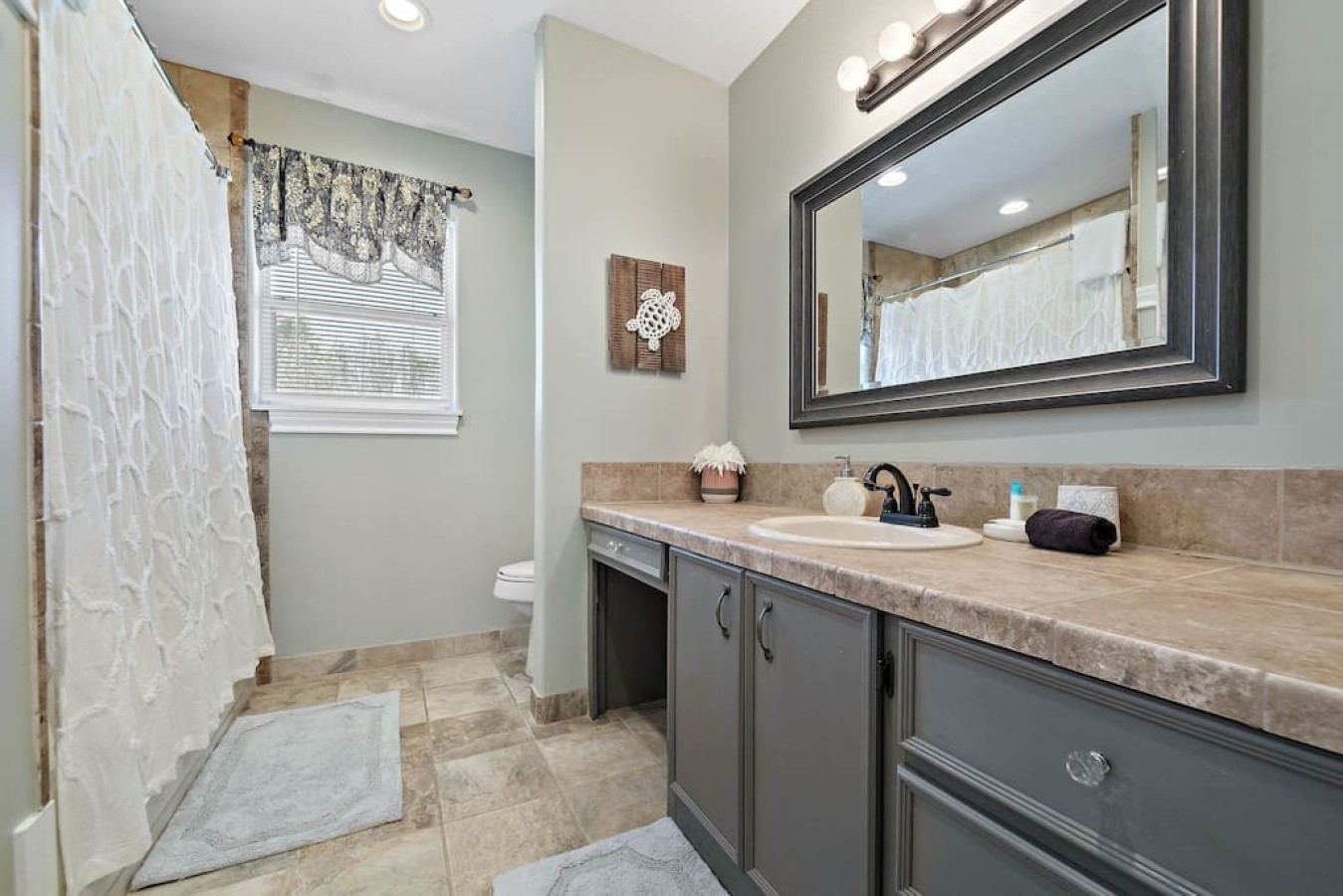 Feel pampered in this beautiful bathroom