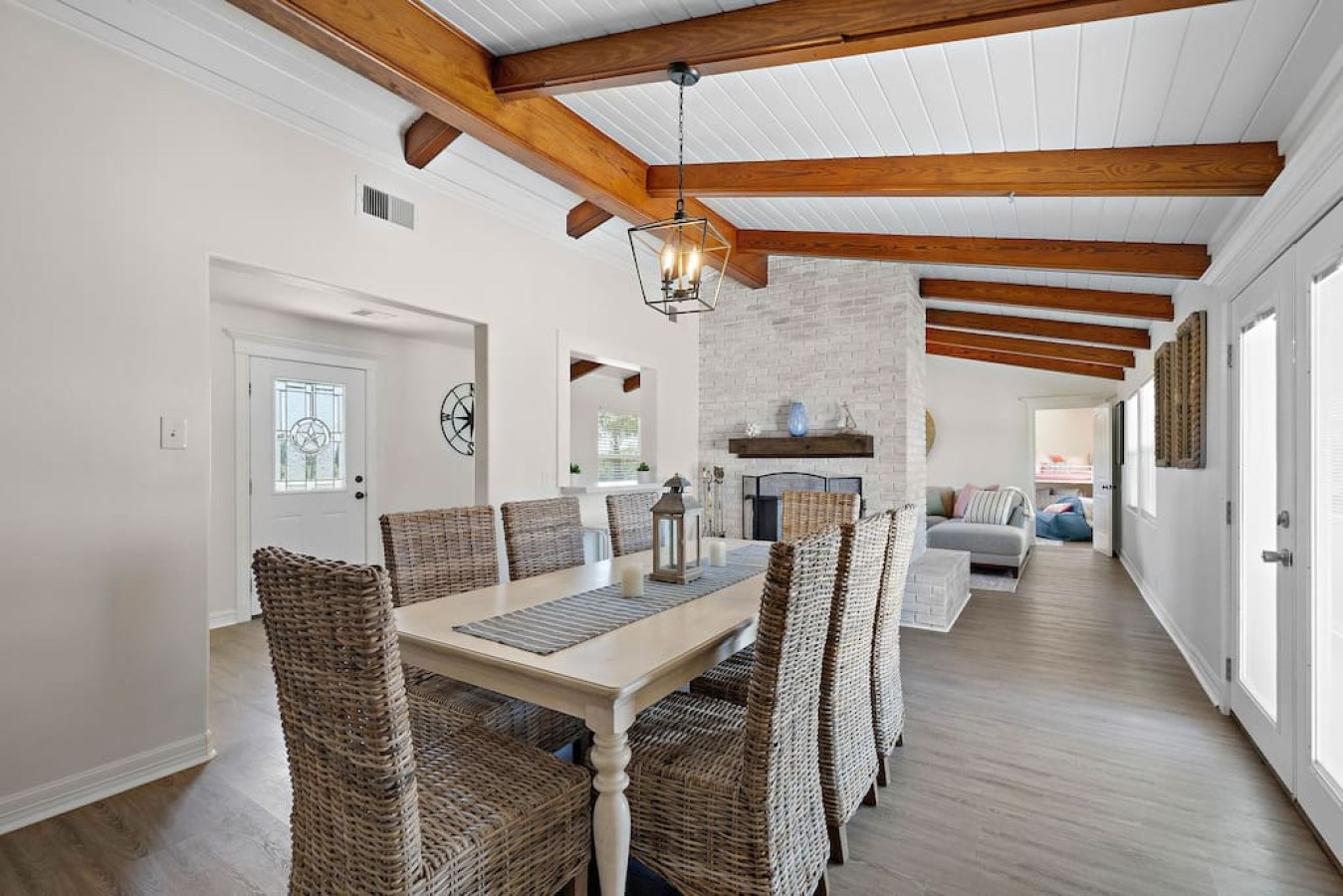 Create lasting memories around the dining table