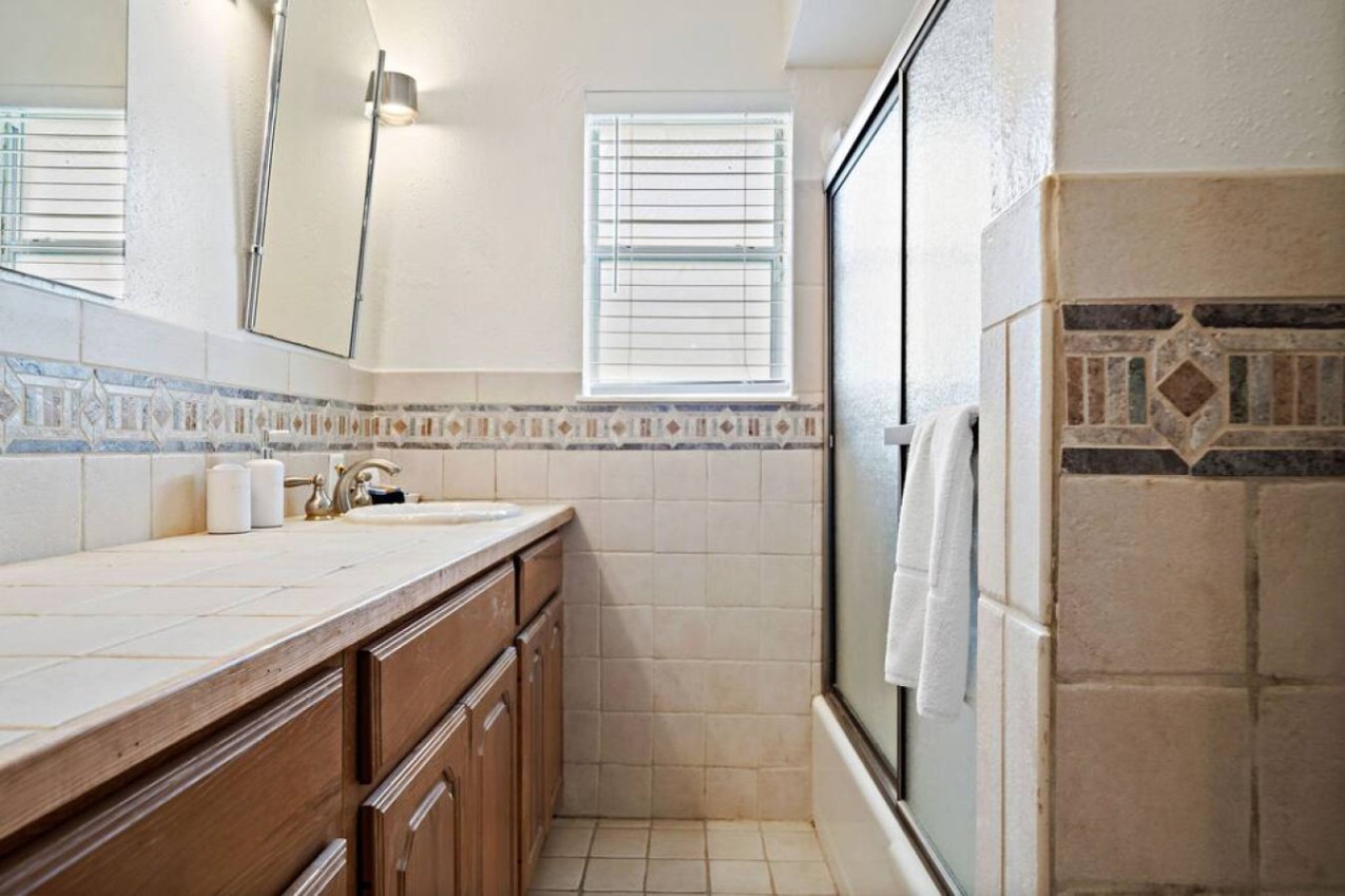 Feel pampered in this beautiful bathroom
