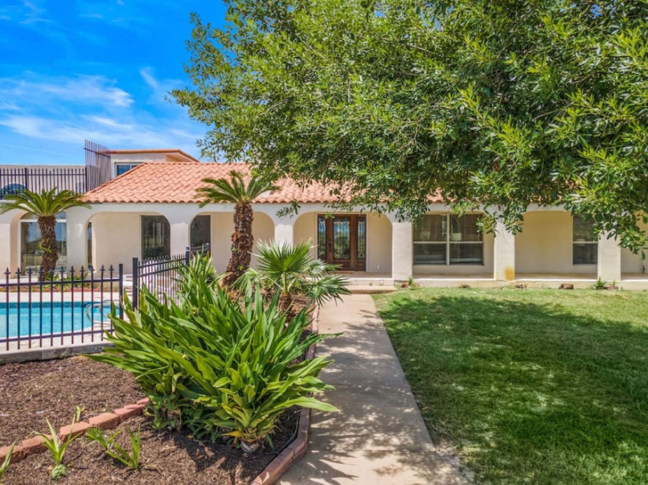 Ample space for family fun in the sunshine