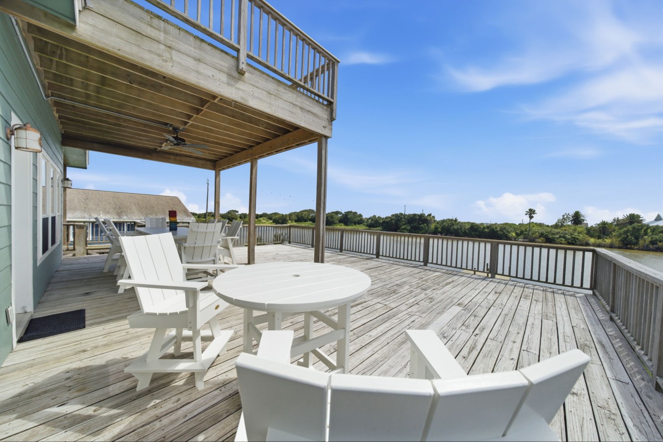Book today and come relax on this charming deck