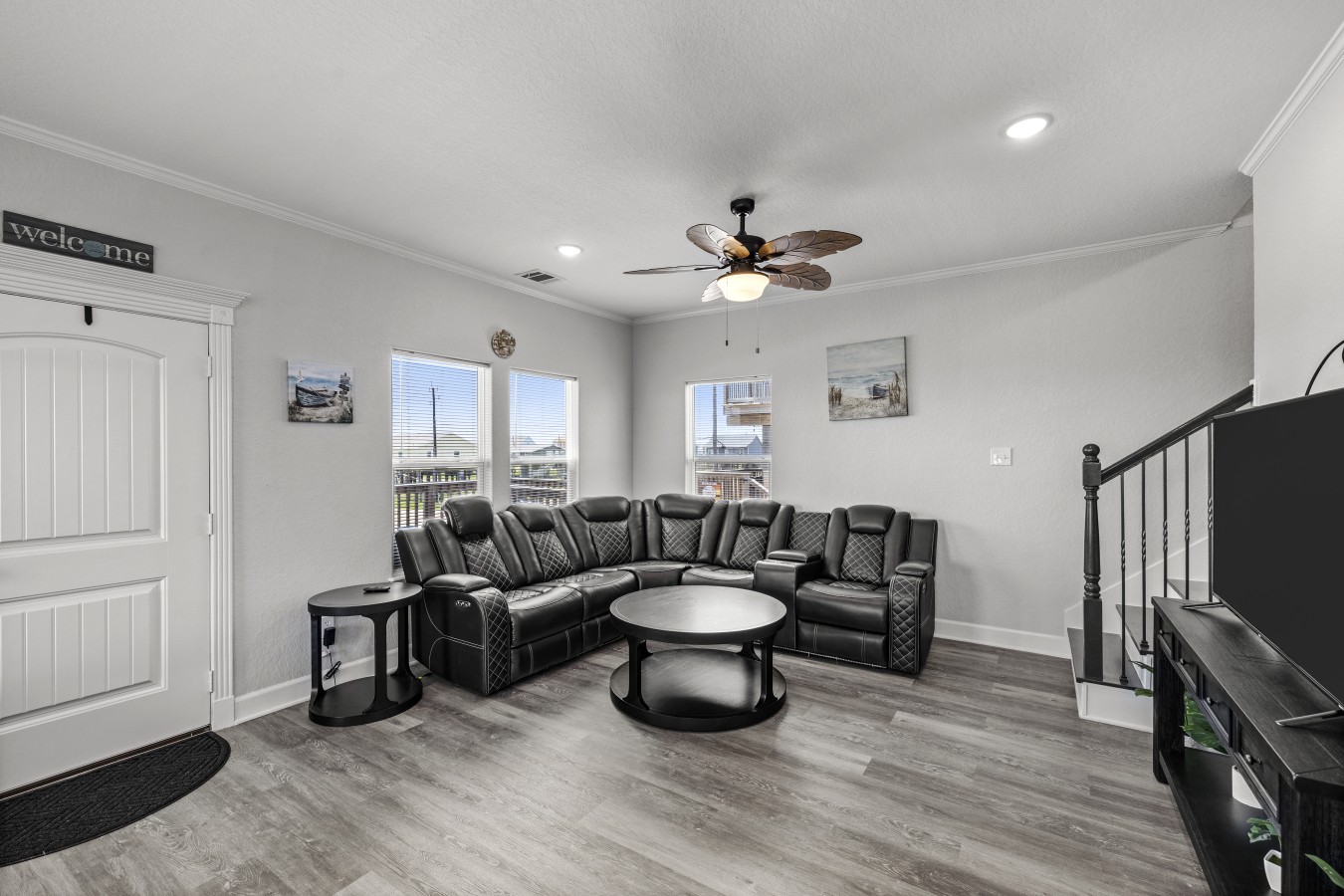 Kick back & recline in this spacious living room