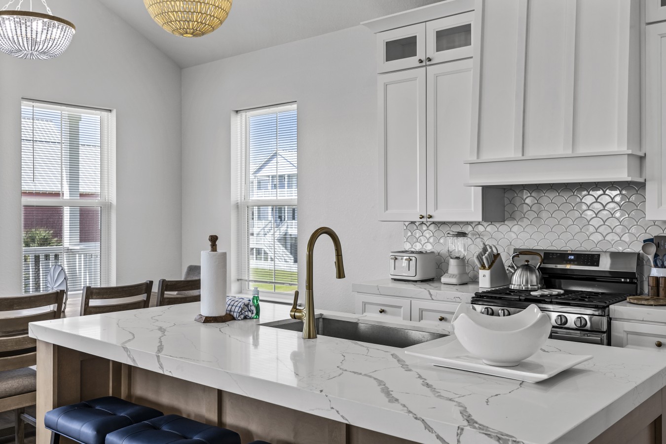 Gather around the island & connect over a home-cooked meal