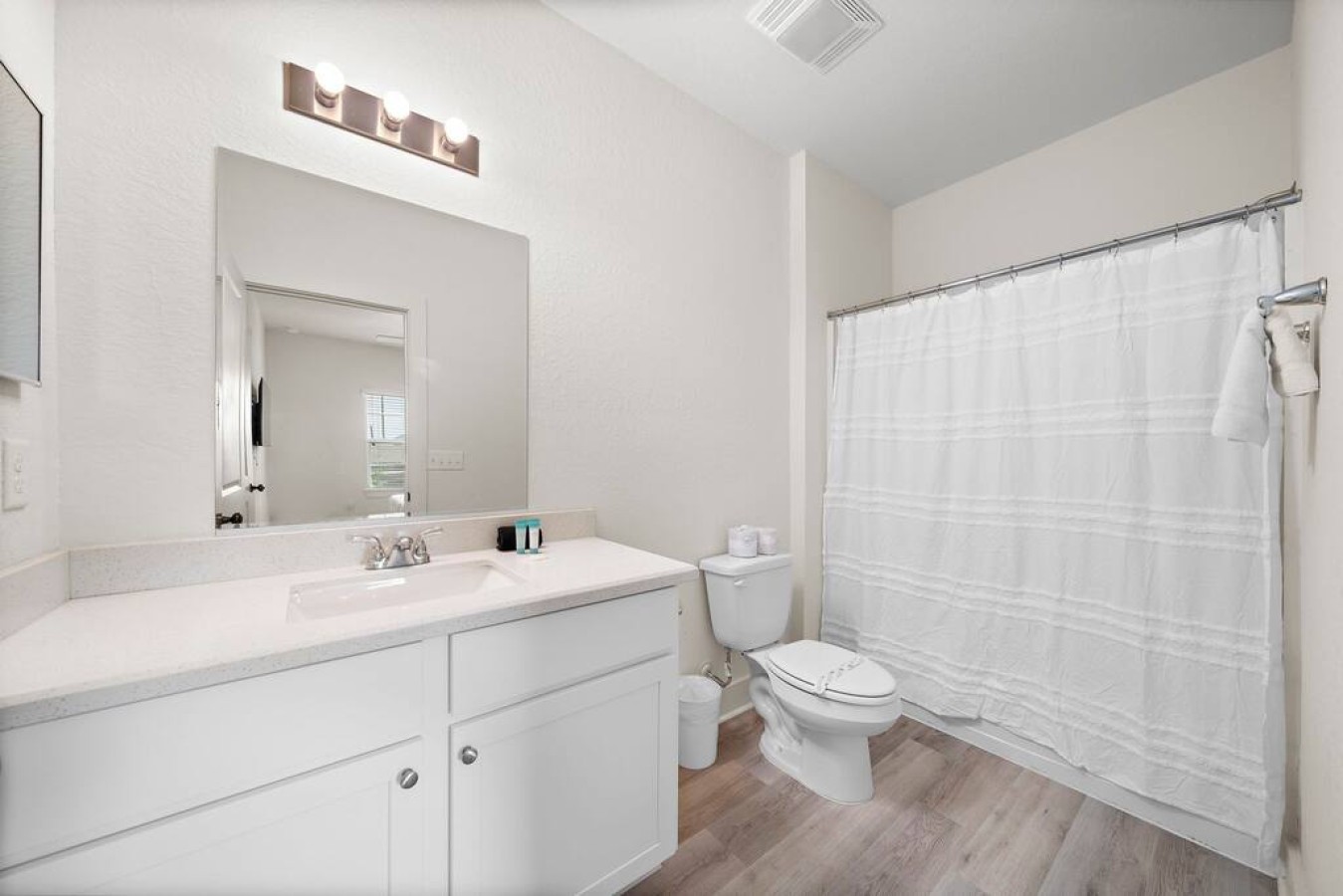 Another angle of the bathroom