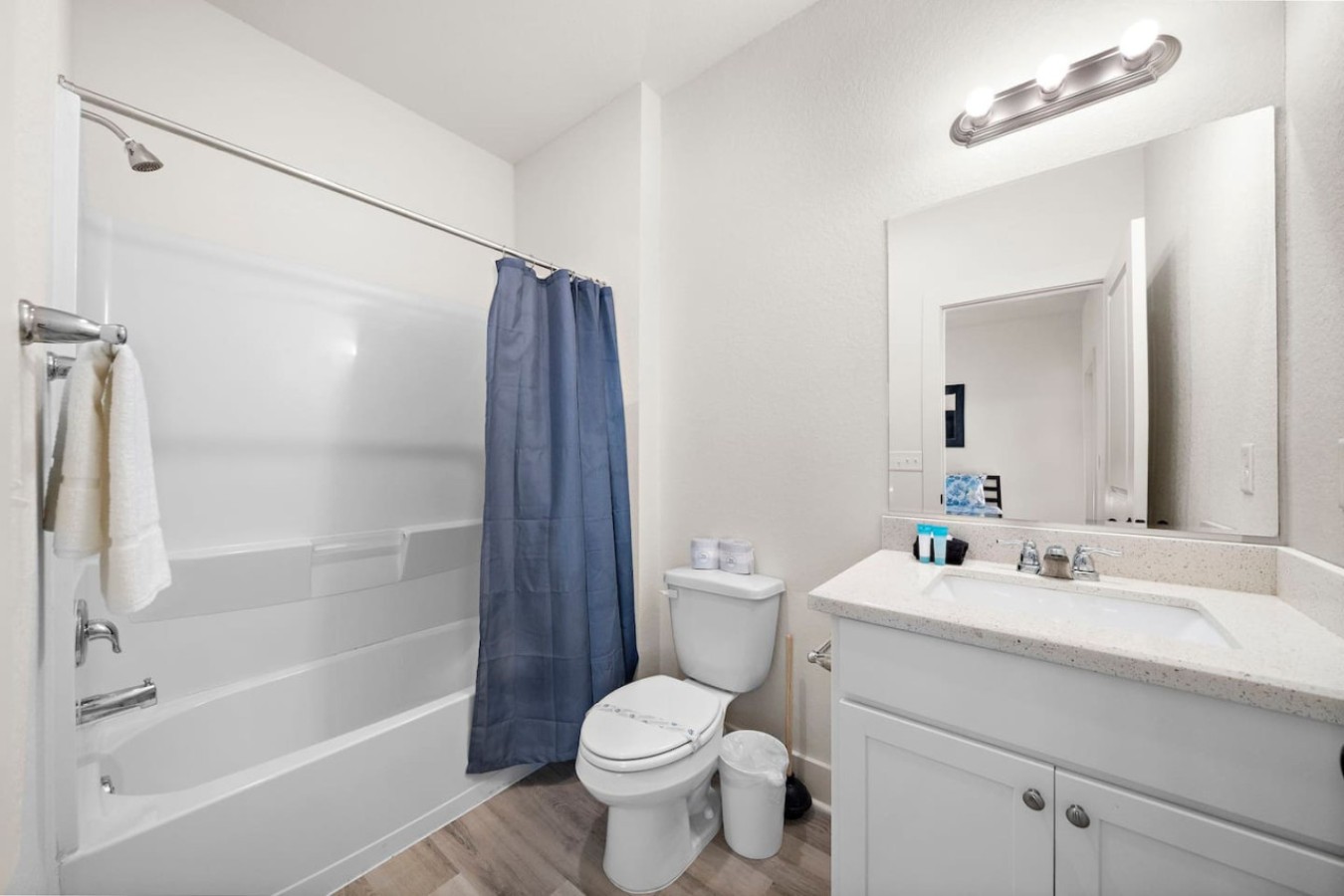 Get ready for fun-filled beach days in this convenient bathroom