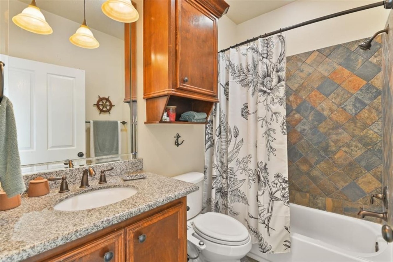 A luxurious bathroom ready for you to enjoy