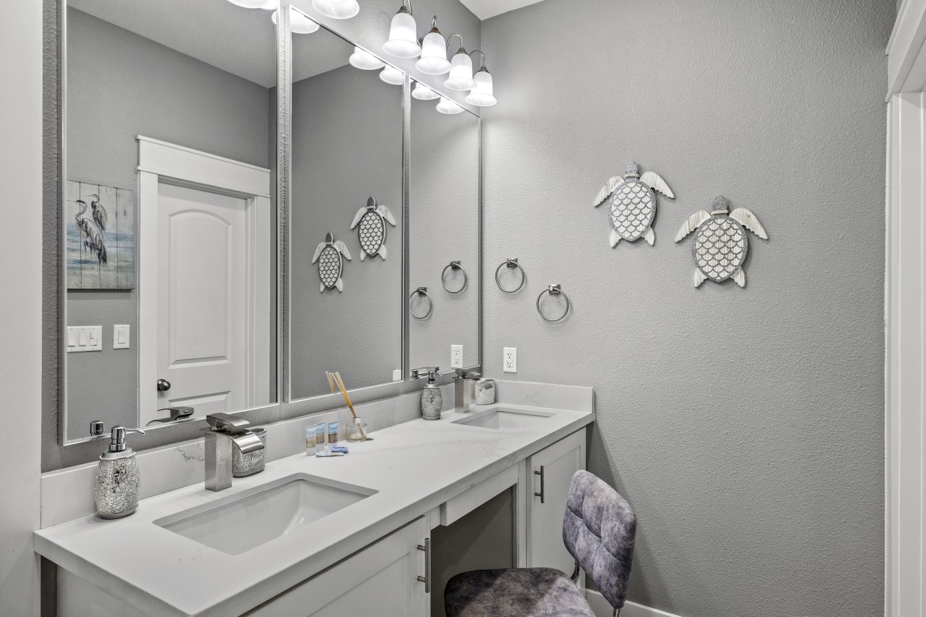 Feel pampered in this beautiful bathroom