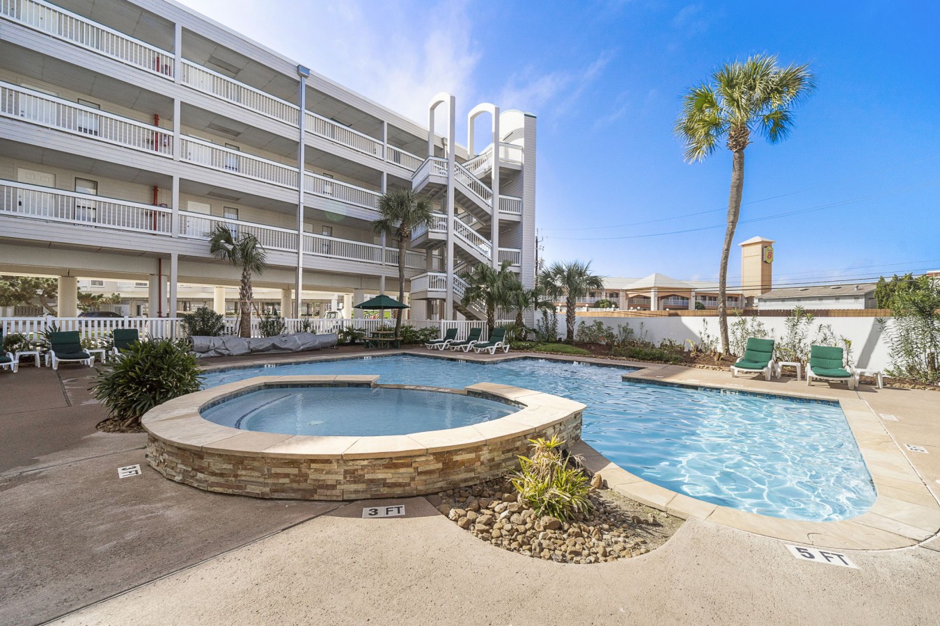 Another community pool located at Casa del Mar