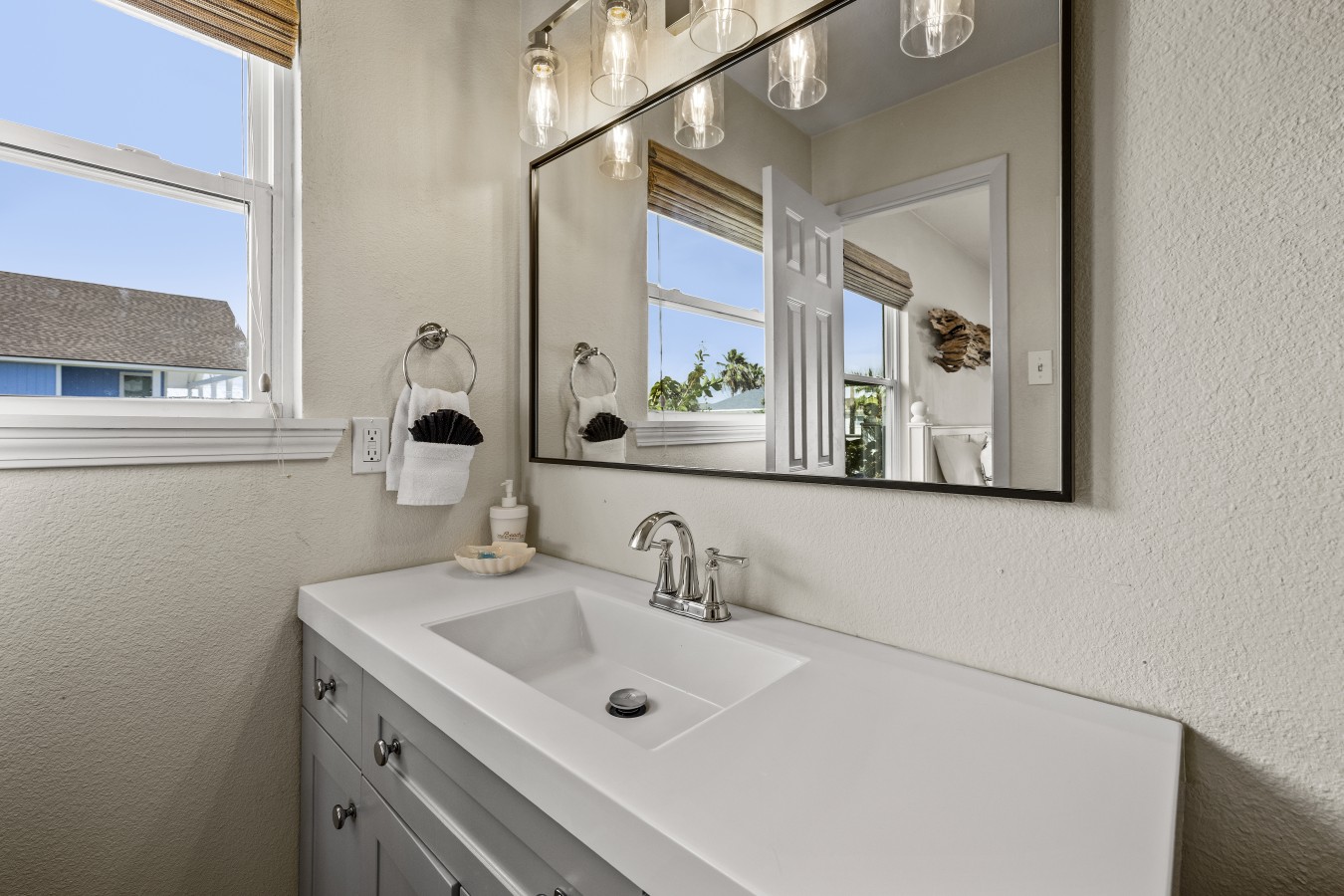 Feel pampered in this beautiful bathroom