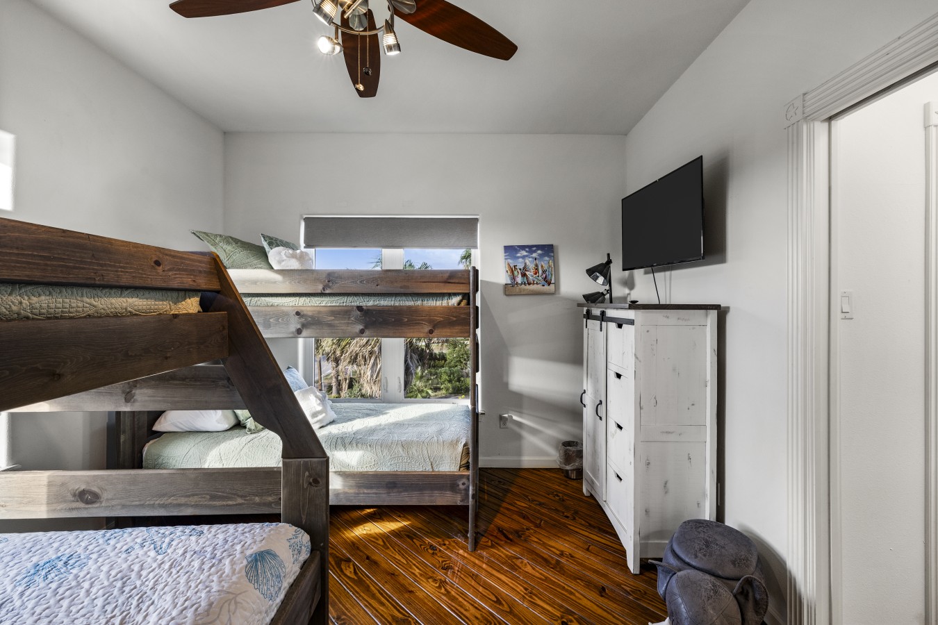A cozy bunk room the kids will love