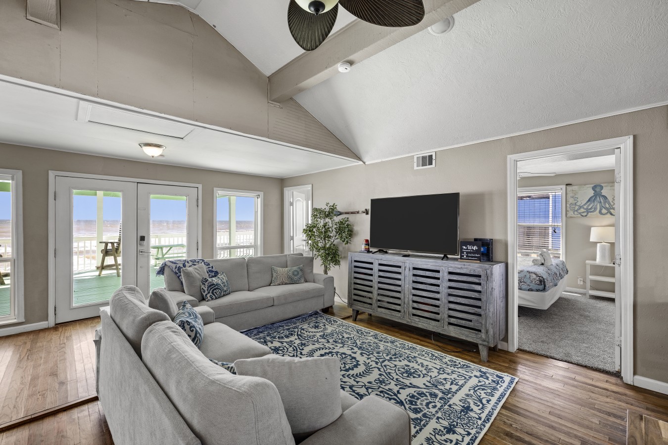 Space to relax and unwind in this cozy retreat