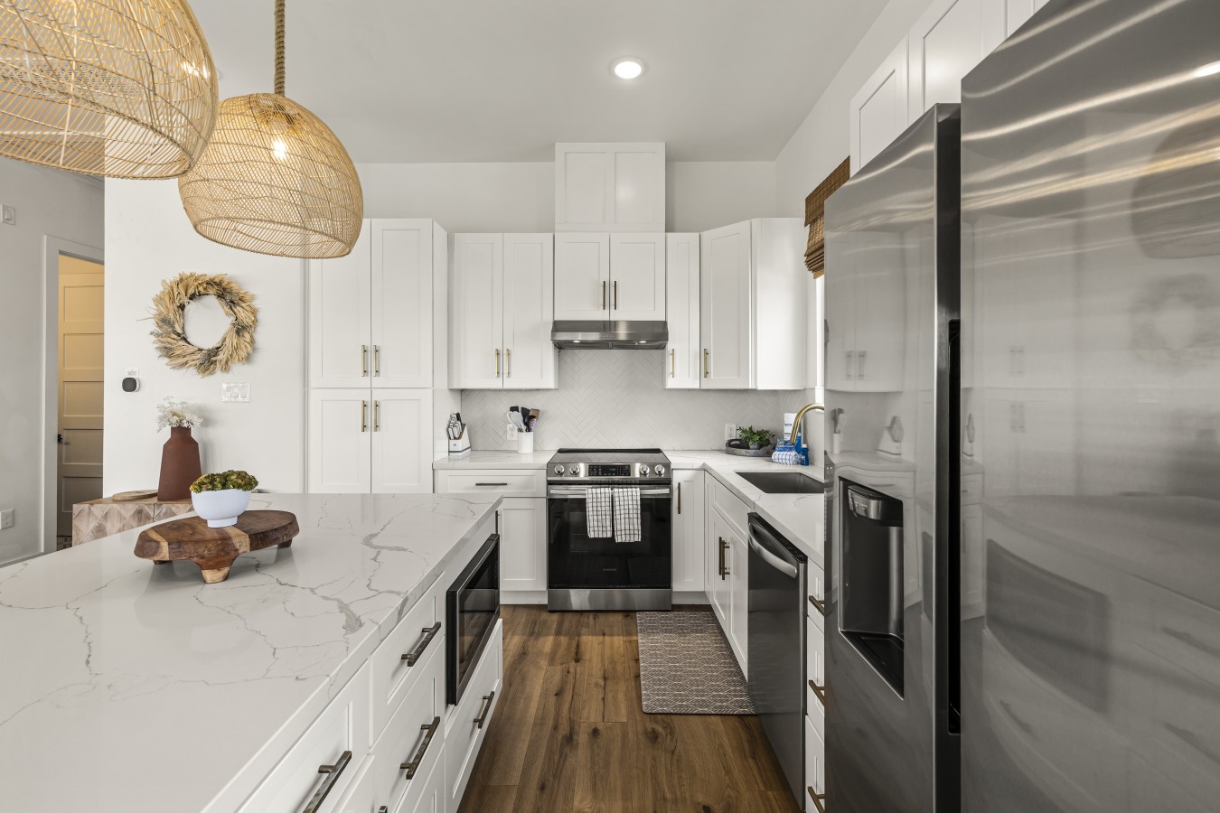 A fully equipped kitchen for feasts big & small
