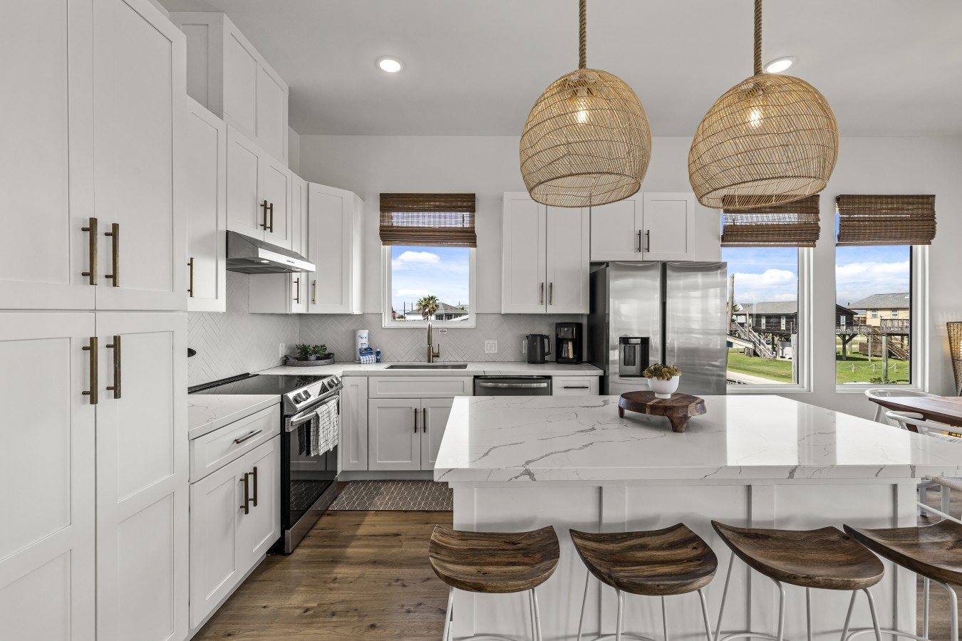 A kitchen perfect for preparing meals for the family!