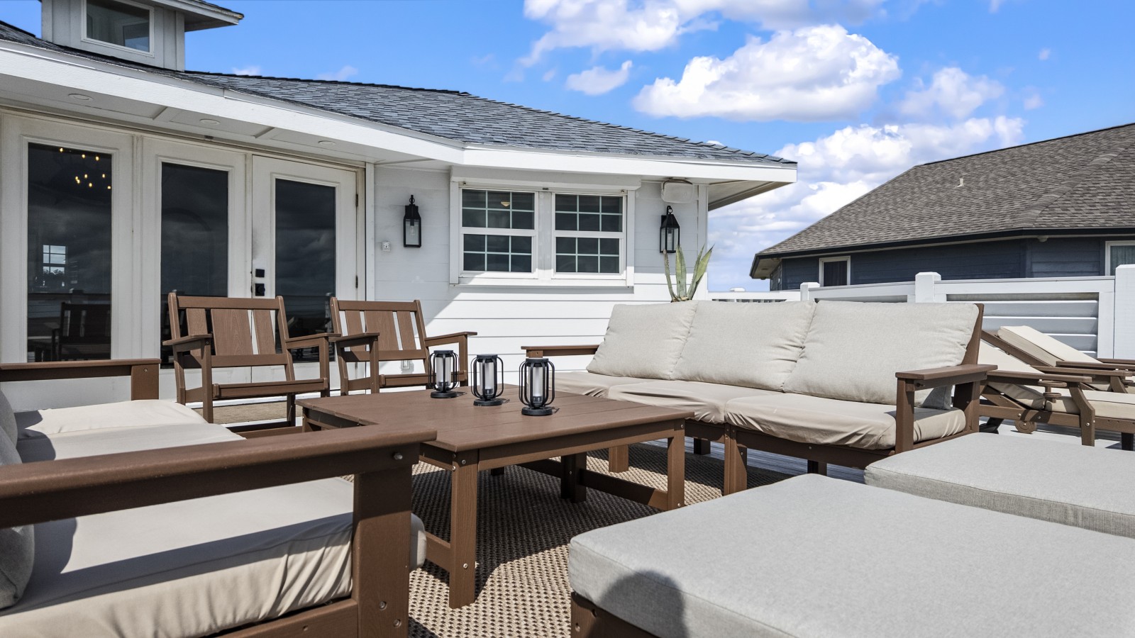 Plenty of outdoor seating for the whole crew