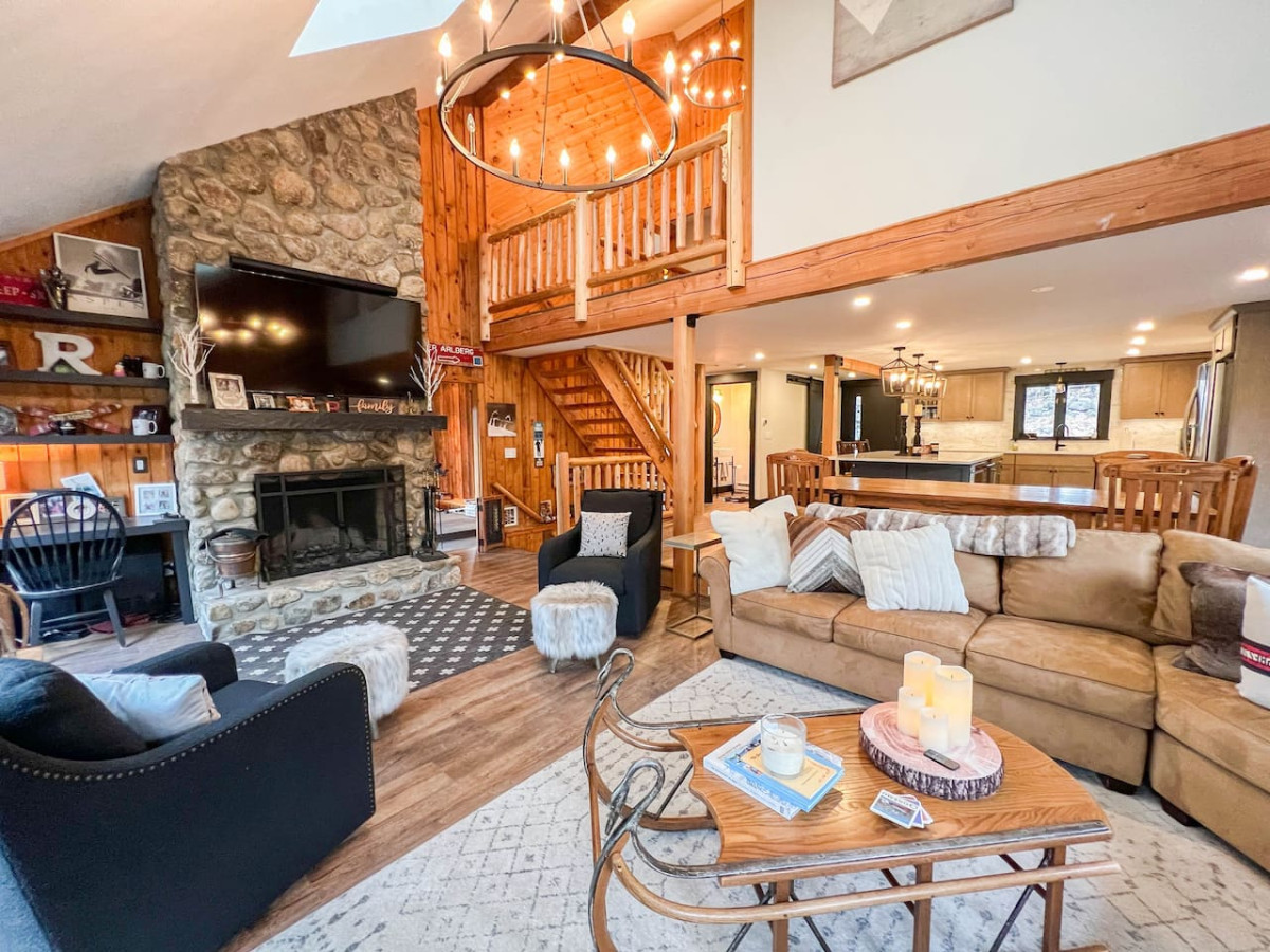 Private Gym, Hot Tub And Game Room Oasis - Expansive Retreat - North Conway, NH