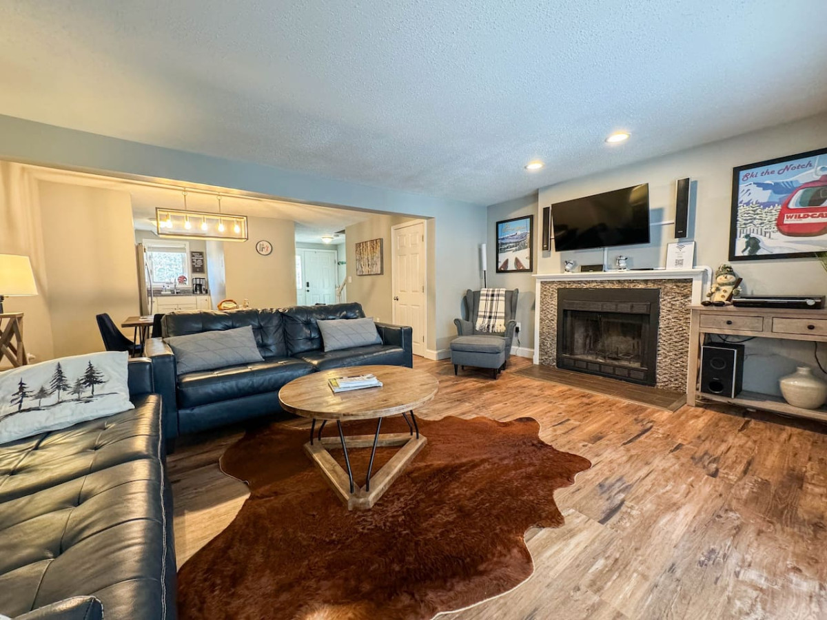 The Hawk Haven | Spacious, Game Room, Trail Access - Conway, NH