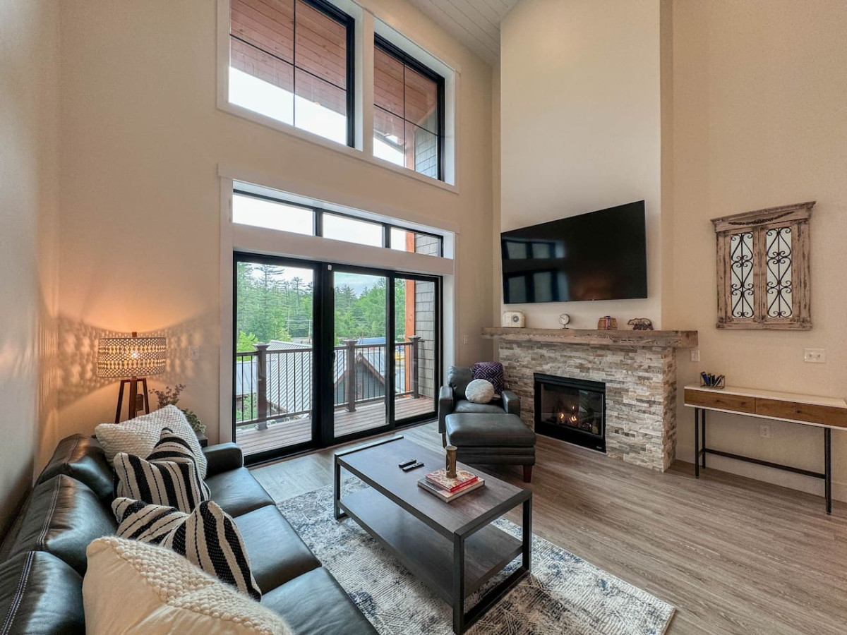 Ski-in Access And Heated Pool Amenities - Luxurious Mountain Retreat - North Conway, NH