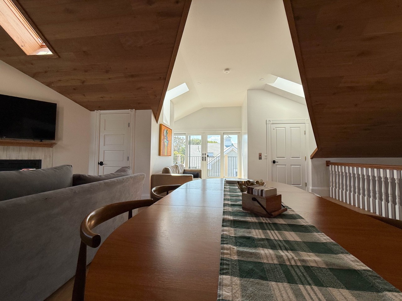 Private Elevator And Breathtaking River Views - Elegant Coastal Retreat - Kittery, ME