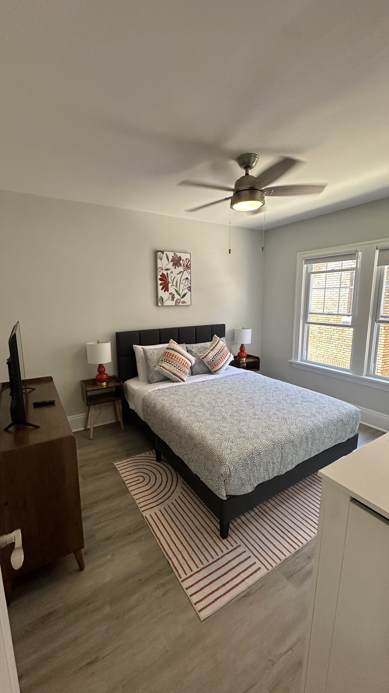 Sunny & Vibrant Two BDR