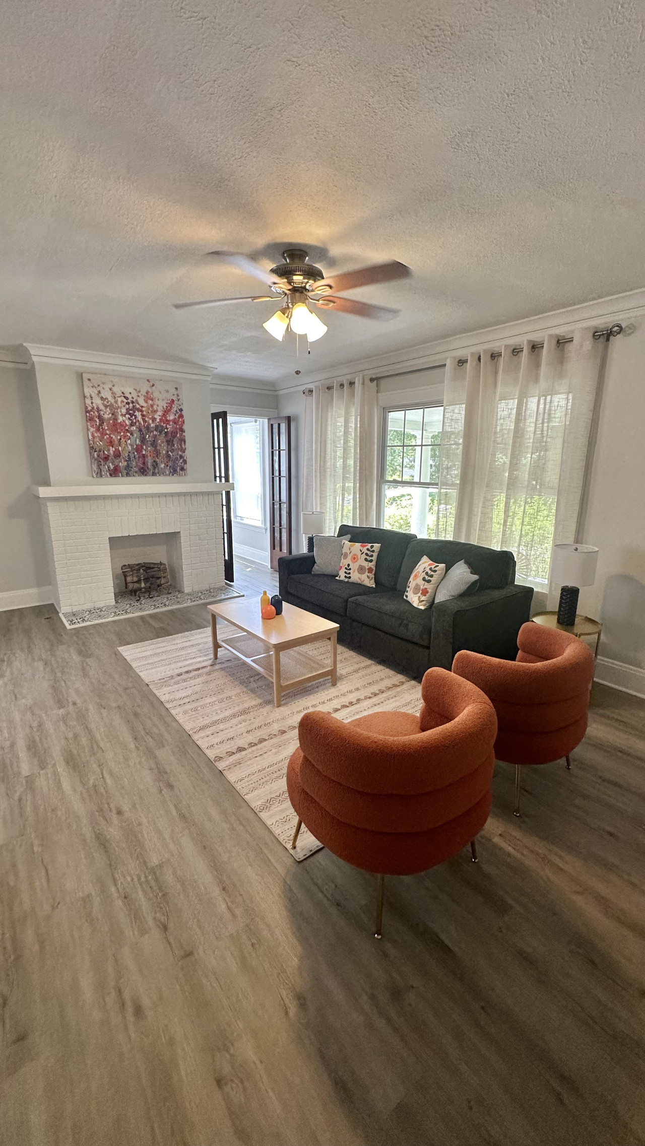 Sunny & Vibrant Two BDR