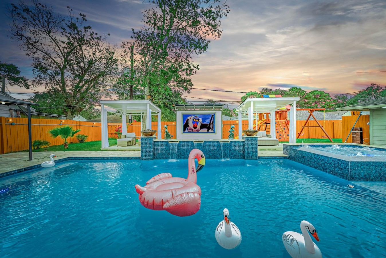 Empress Outdoor Luxury Villa - Houston, TX