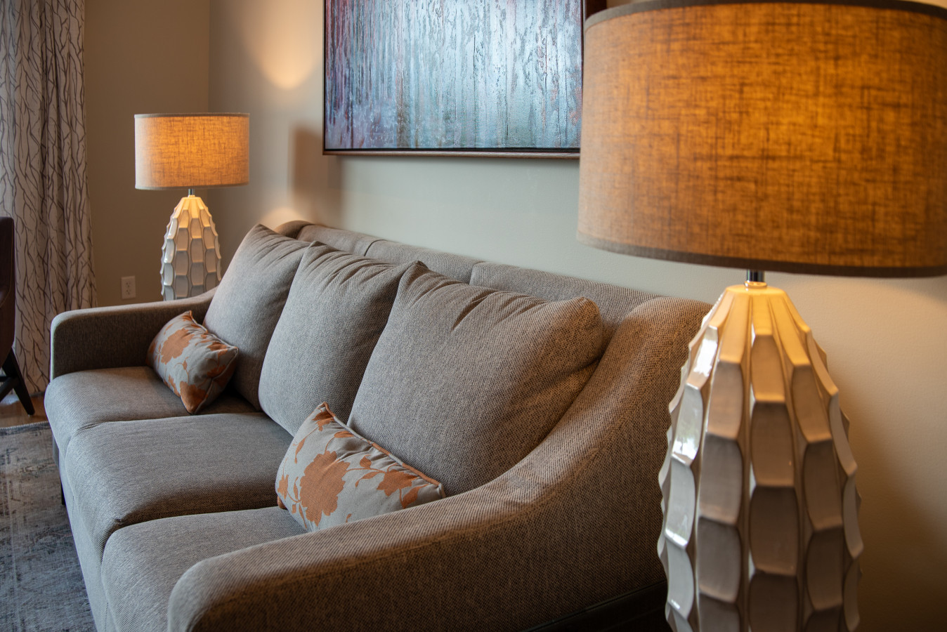 Accessible Roomy Downtown Balcony Condo 2