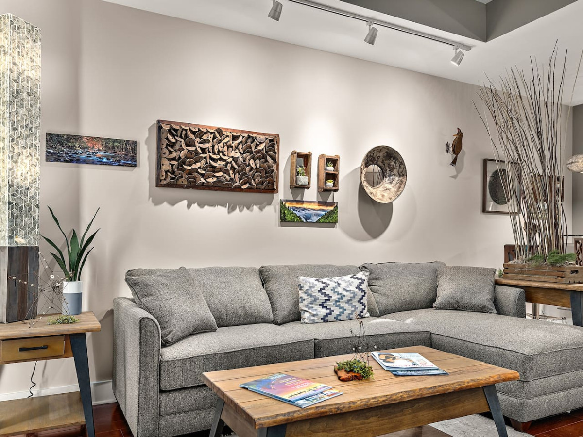 Downtown Condo with Stunning Mountain Views 4