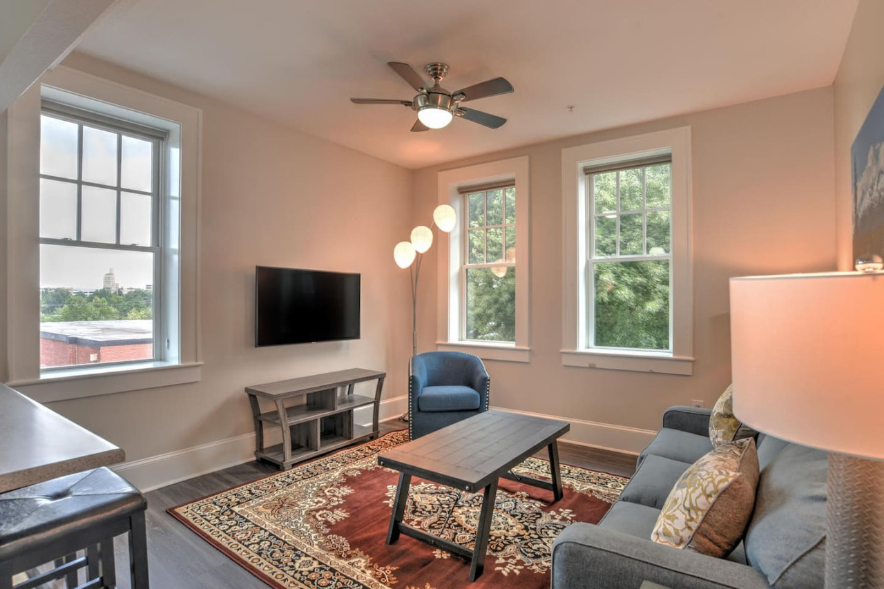 Charming Condo 1 in Historic King James