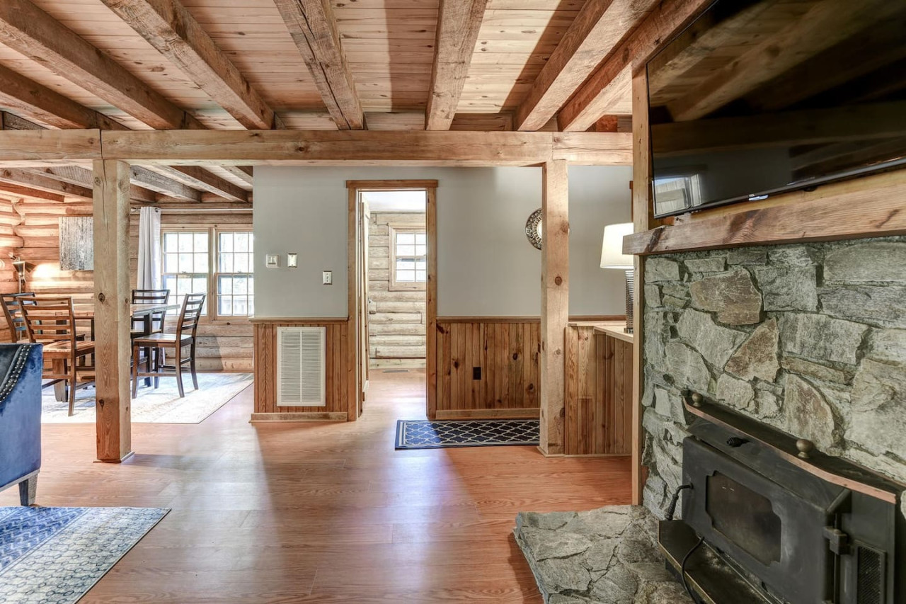 Charming Cabin with Fire Pit
