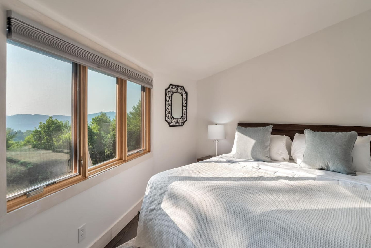 Amazing Town Mountain Getaway 6