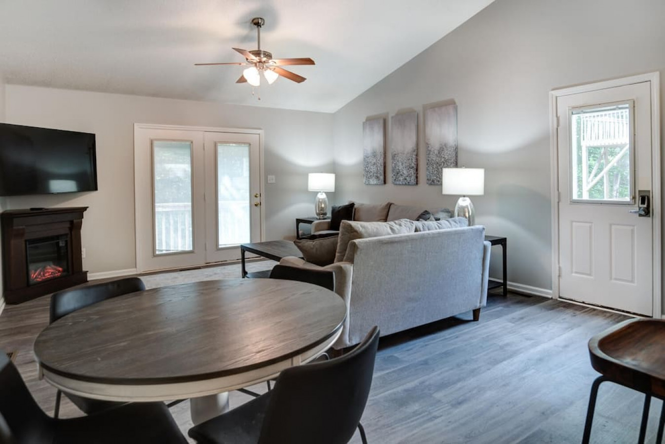 Contemporary Design And Outdoor Space - Stylish Townhome Retreat - Asheville, NC